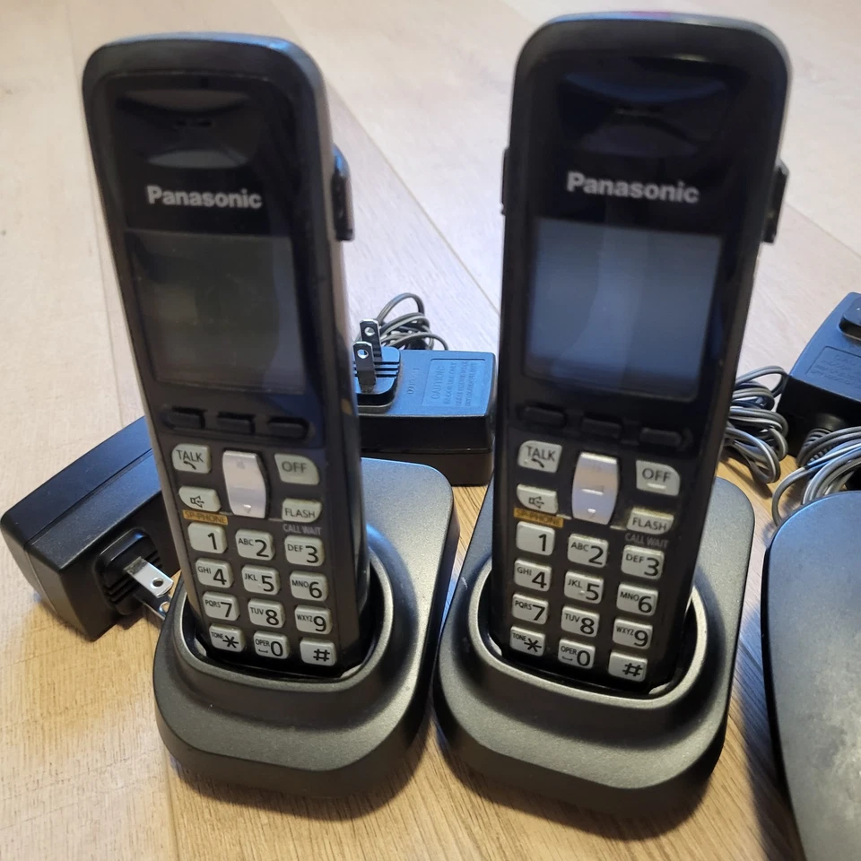 Panasonic DECT 6.0 Juego de 4 teléfonos inalámbricos digitales expandibles KX-TG6431C Foto 4 de 4