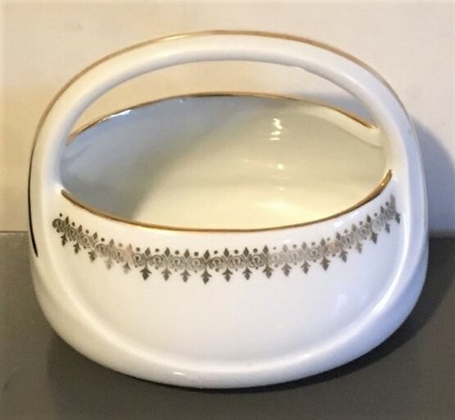 SOUVENIR de COMMUNION French Ceramic Trinket Basket Golden Chalice Porcelain - Picture 8 of 9