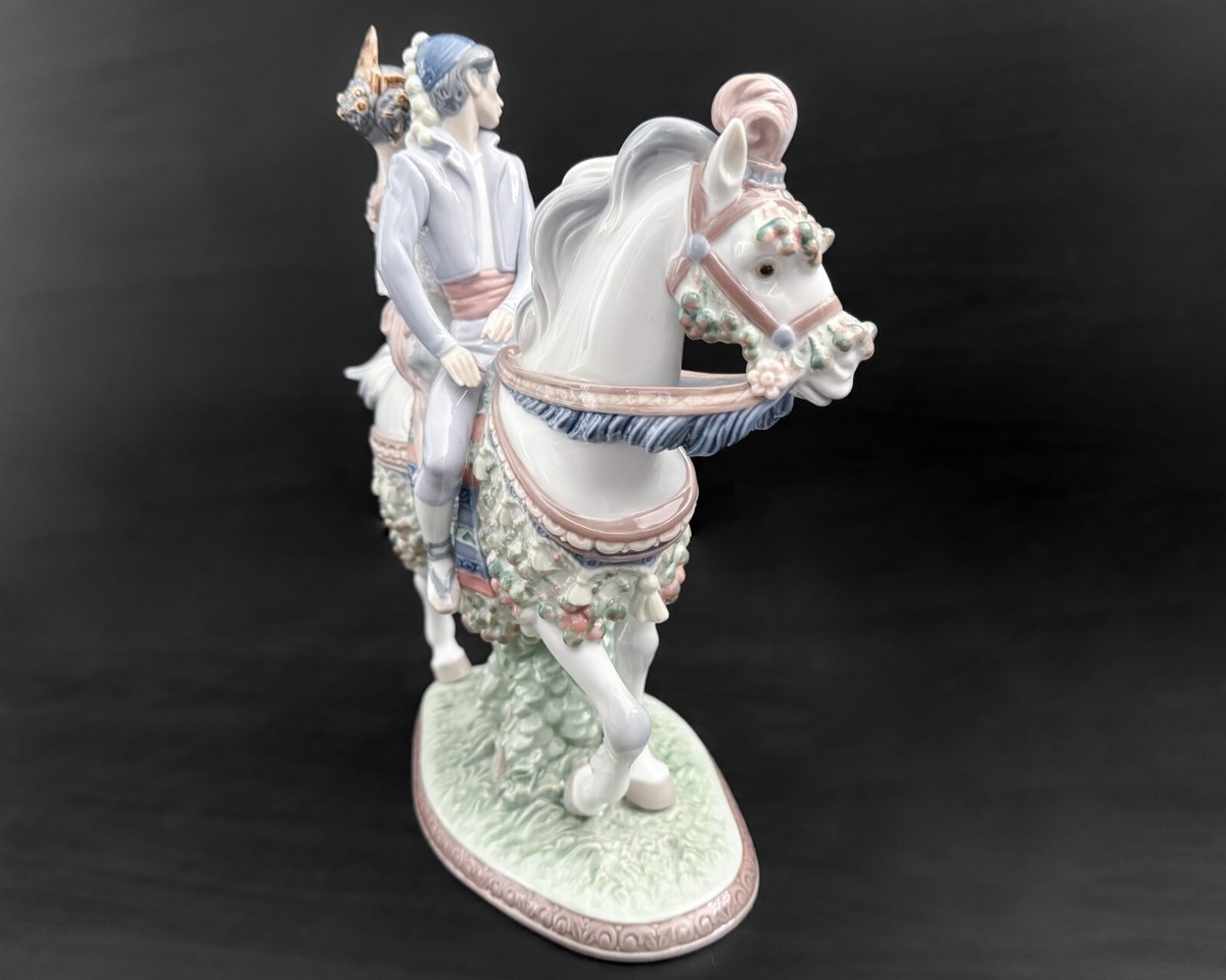 値下げ　LLADRO 1983年　アンティーク Warrior boy Sculpture. White. Limited Edition | リヤドロ公式オンライン