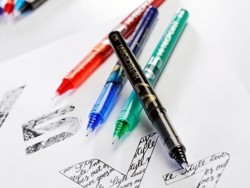 Pilot V5 Hi-Tecpoint Tintenroller mit flüssiger Tinte 0,5 mm Spitze 0,3 mm Linie schwarz Packung 12 - Bild 2 von 4