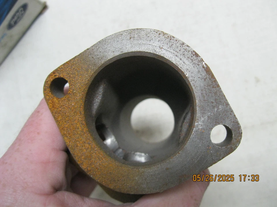 NOS 1975-1976 Ford F150 F250 F350 460 Thermostat Housing D5AZ-8592-A (nos) - Image 4 of 4
