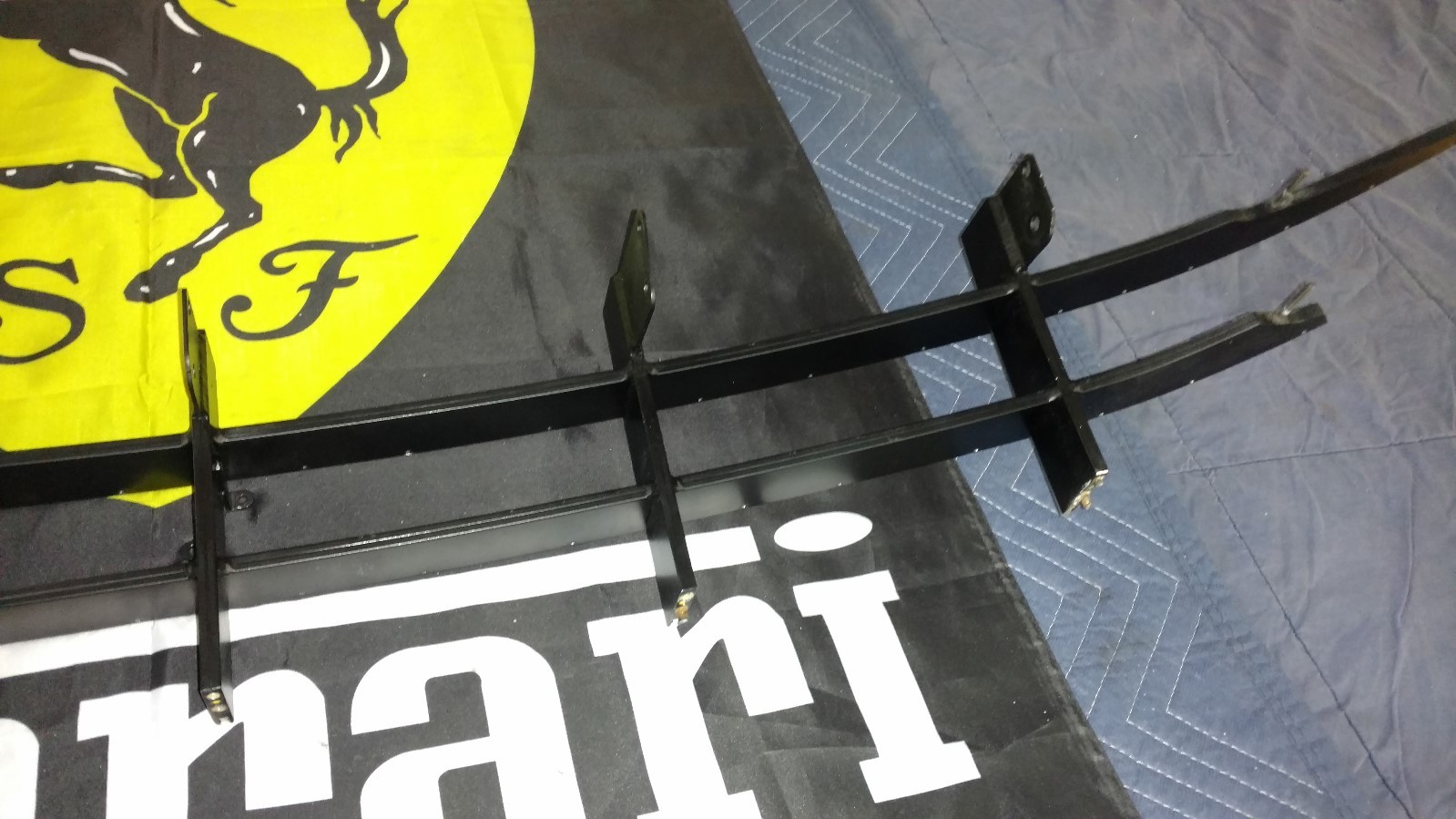 FERRARI F12 BERLINETTA FRONT BUMPER MIDDLE GRID GIRLL OEM 84934700