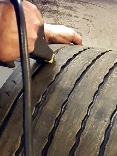 NEUE-RILLE ® GEBRAUCHTREIFEN 445/45R19,5 für Anhänger - Bild 6 von 8