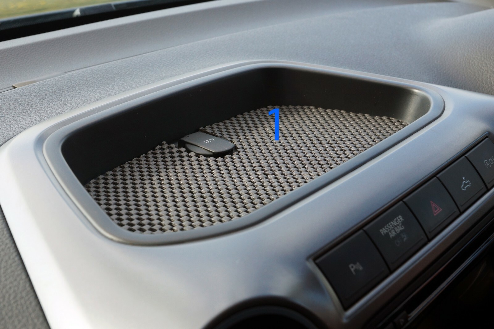 VW AMAROK 20112016 Cup holder, dash, armrest & console tray nonslip