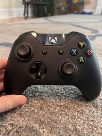 Xbox One Console (500GB) Bundle &mdash; Kinect + Controller + Product Guide &mdash; Tested