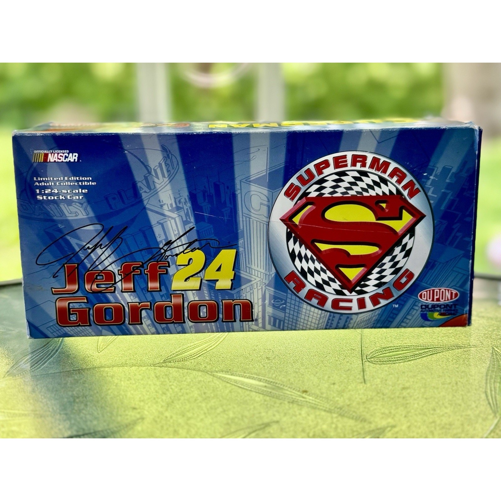 Jeff Gordon 1999 Superman NASCAR Diecast 1:24 Scale