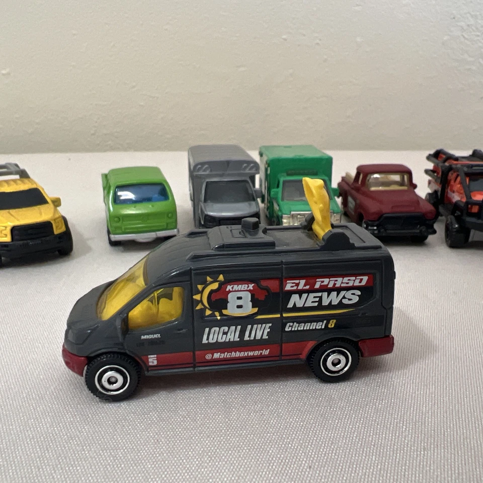 Matchbox Emergency Vehicle Cars Trucks News Van Airport Shuttle 9 Total - Image 2 of 4