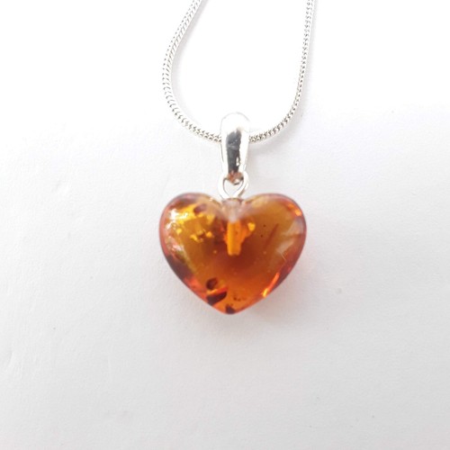 Baltic amber HEART pendant necklace, gemstone pendant on a silver color chain - Picture 6 of 13