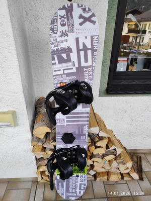 Snowboard GNU carbon high beam series inkl. BURTON Custom Bindung L