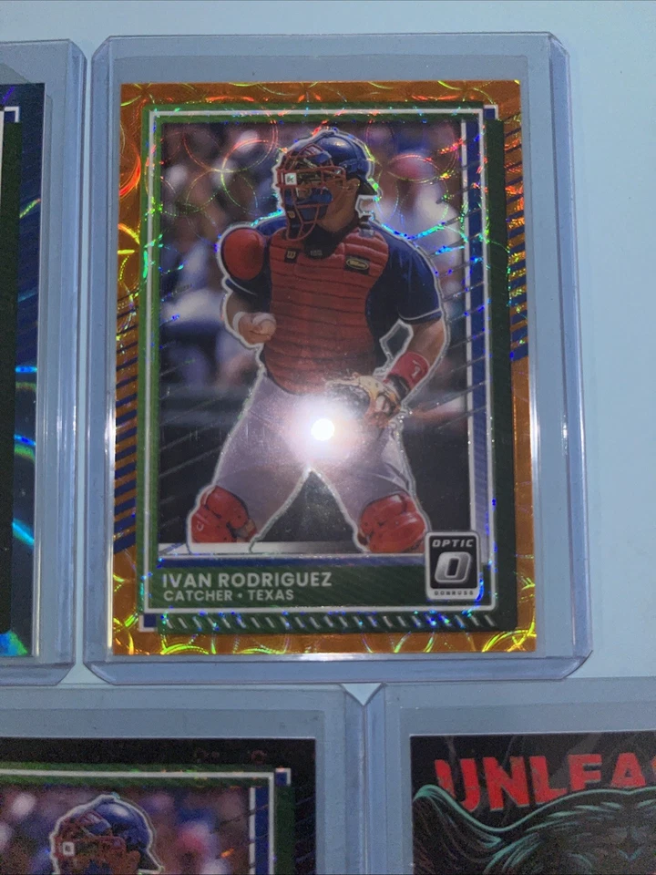 Alex Rodriguez 2025 Donruss láser azul claro /249 | Ivan Rodriguez 🟠 alcance /79 Foto 3 de 4