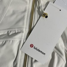Lululemon Size 2 Define Cropped Jacket Nulu, Light Ivory/Gold, NWT, 128