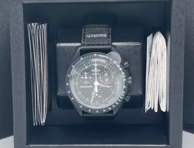 Moonswatch ''Mission To The Moonphase'' New Moon Black Snoopy