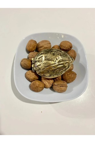 Vintage Solid Brass Nut Shell Cracker Walnut Shaped Hinged Heavy Nut Cracking - Picture 4 of 6