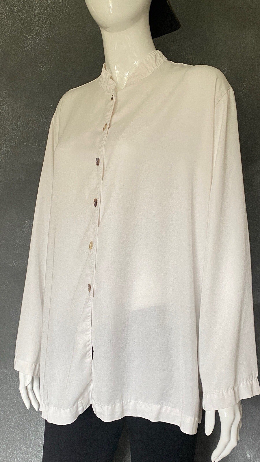 Bryan Walker Button Down Top Size Medium 100% Ten… - image 1