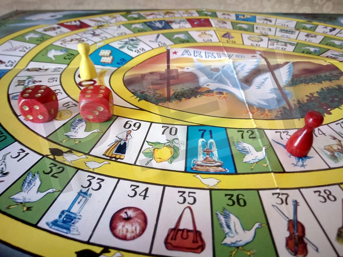 Cayro Gioco Dell'Oca - Gioco Da Tavolo Classico Per Famiglie, Bambini 8+, Con Tavola, 4 Tazze, 4 Dadi E Figure In Metallo