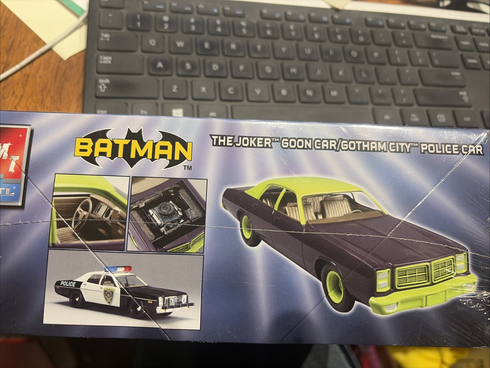 AMT ERTL 38060 The Joker Goon Car Police Car MISB 1/25 scale 2005 kit ...
