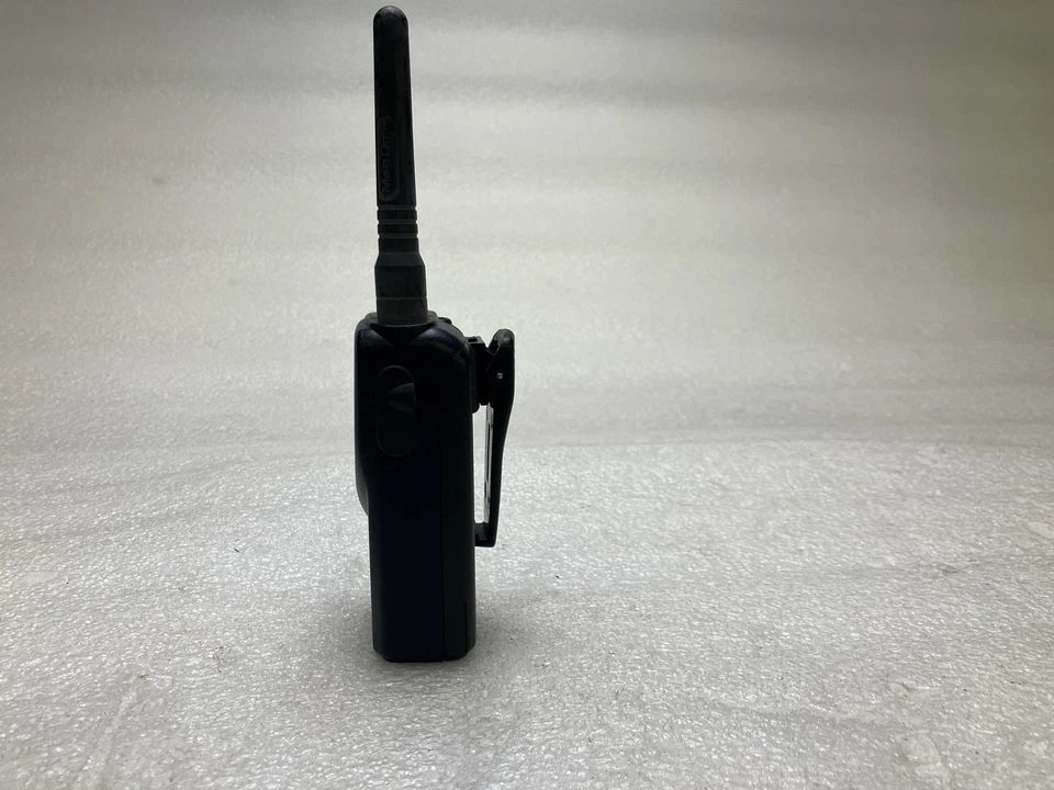 Motorola Mag One BPR-40 UHF Portable Analog Radio USED & FUNCTIONAL - Image 4 of 4