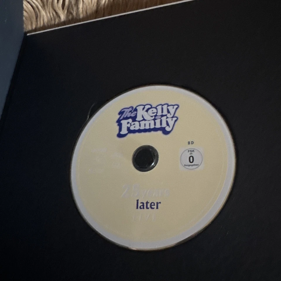 25 Years Later-Live (Limitierte Fotobuch Ed.) - Bild 3 von 4