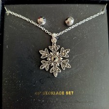 Snowflake Necklace  Earrings Set Silver tone 18" Chain Winter Jewelry