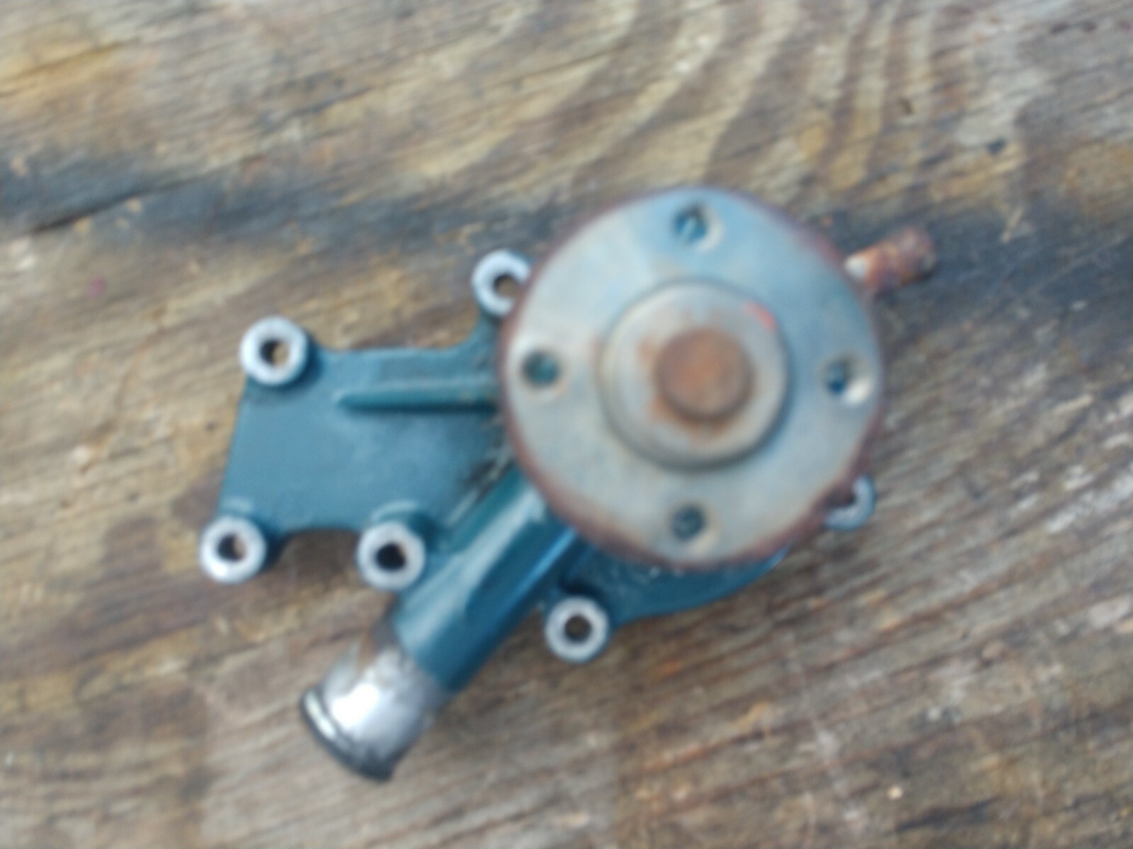 Kubota D722 WATER PUMP eBay