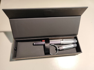 HUGO BOSS Schlüsselanhänger und Kugelschreiber Geschenkset HPKA306D