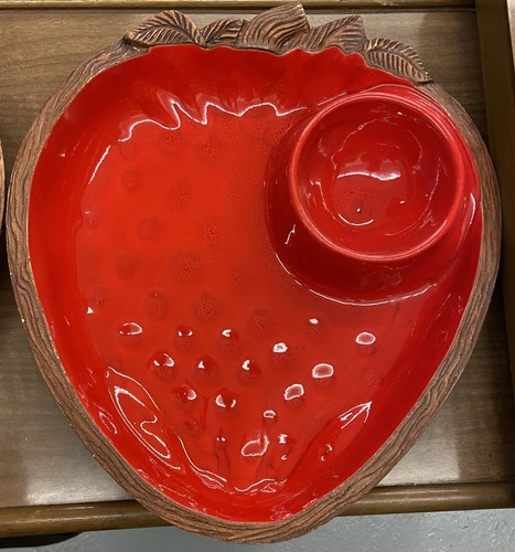 Two Strawberry Serving Platters - Picture 2 of 4