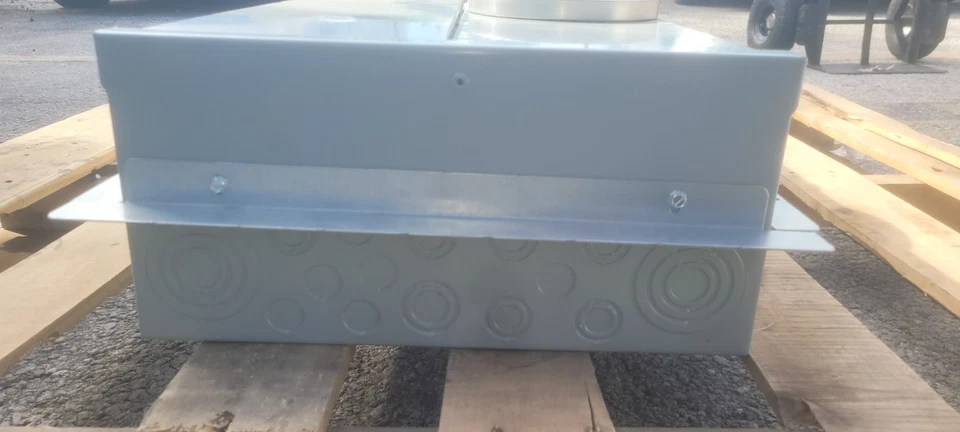 GE TSM2020CFCU Medidor Semi Al ras/combinado Centro de carga 200A NUEVO Nema 3R Foto 4 de 4