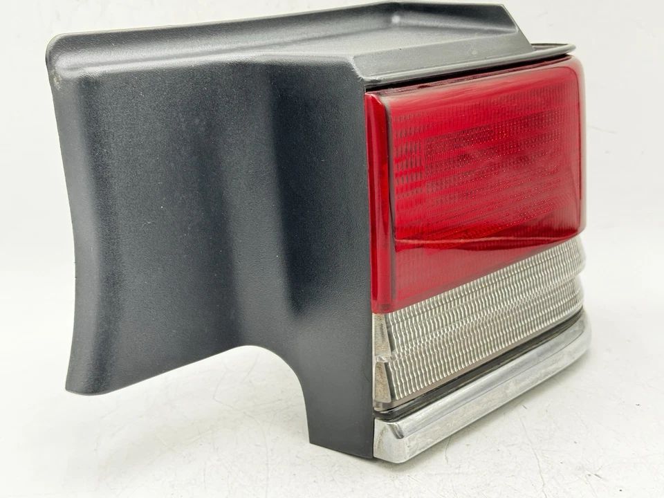 1989-1995 PLYMOUTH ACCLAIM подлинный OEM правый задний фонарь Passinger боковой задний фонарь - Изображение 3 из 4