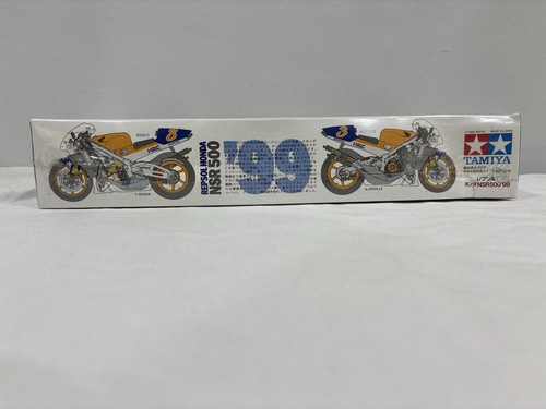 Tamiya 1:12 Scale Repsol Honda '99 NSR500 Model Kit # 14077*2000 Mick Doohan - Bild 5 von 7