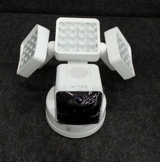 WYZE WYZECFLP Cam Floodlight Pro Wireless Smart Security Camera White