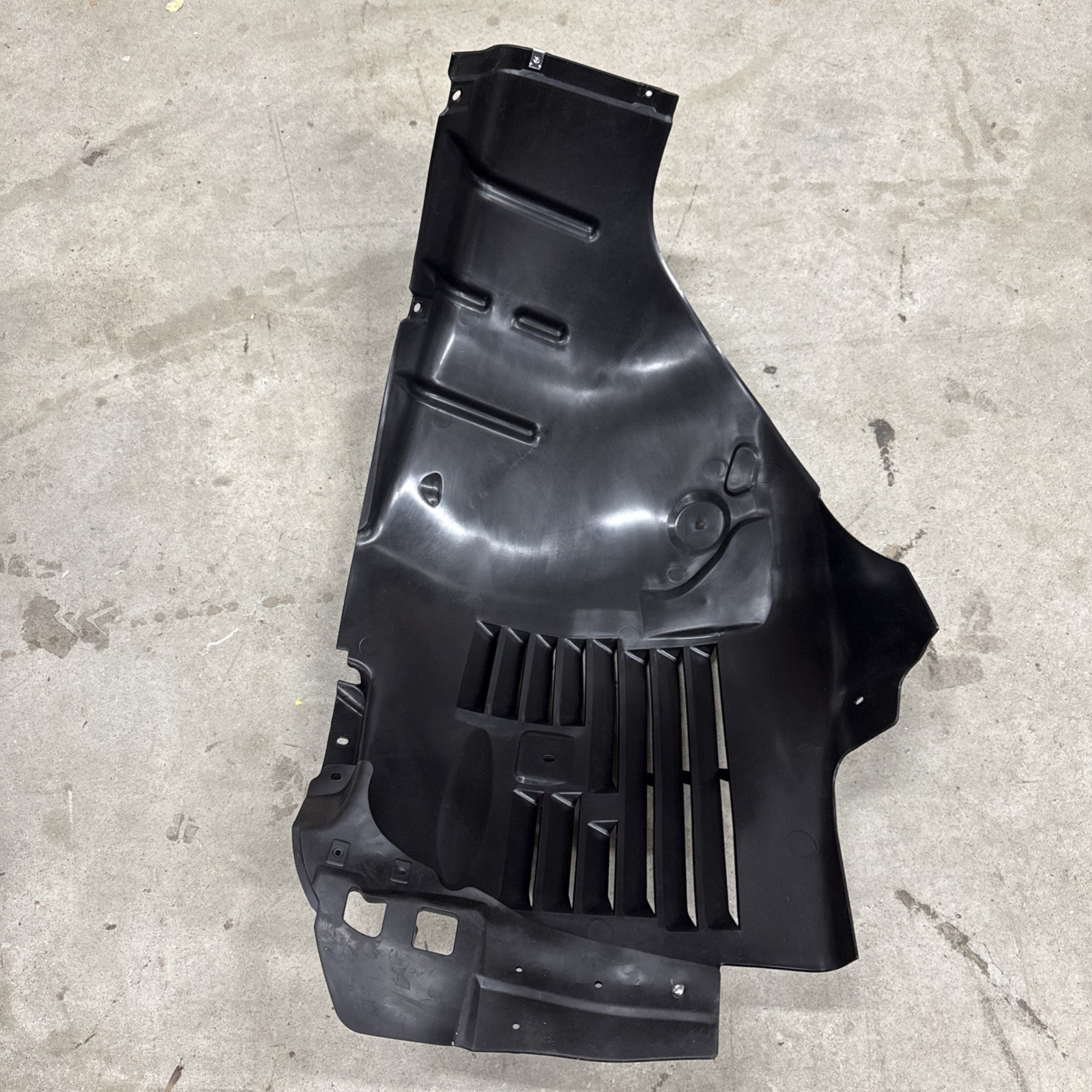 Left front wheel housing fender liner  For Bentley Gt Gtc 3W8809957
