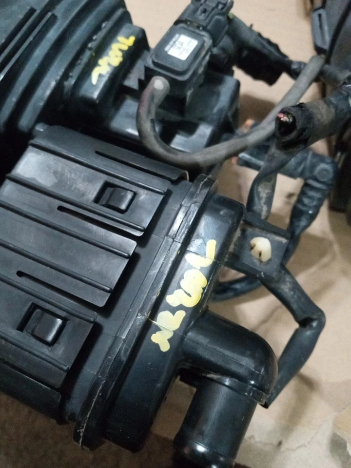 Soporte de bote de carbón de vapor Honda Odyssey Evap 2005-2010 OEM 17011-SHJ-A01 Foto 4 de 4