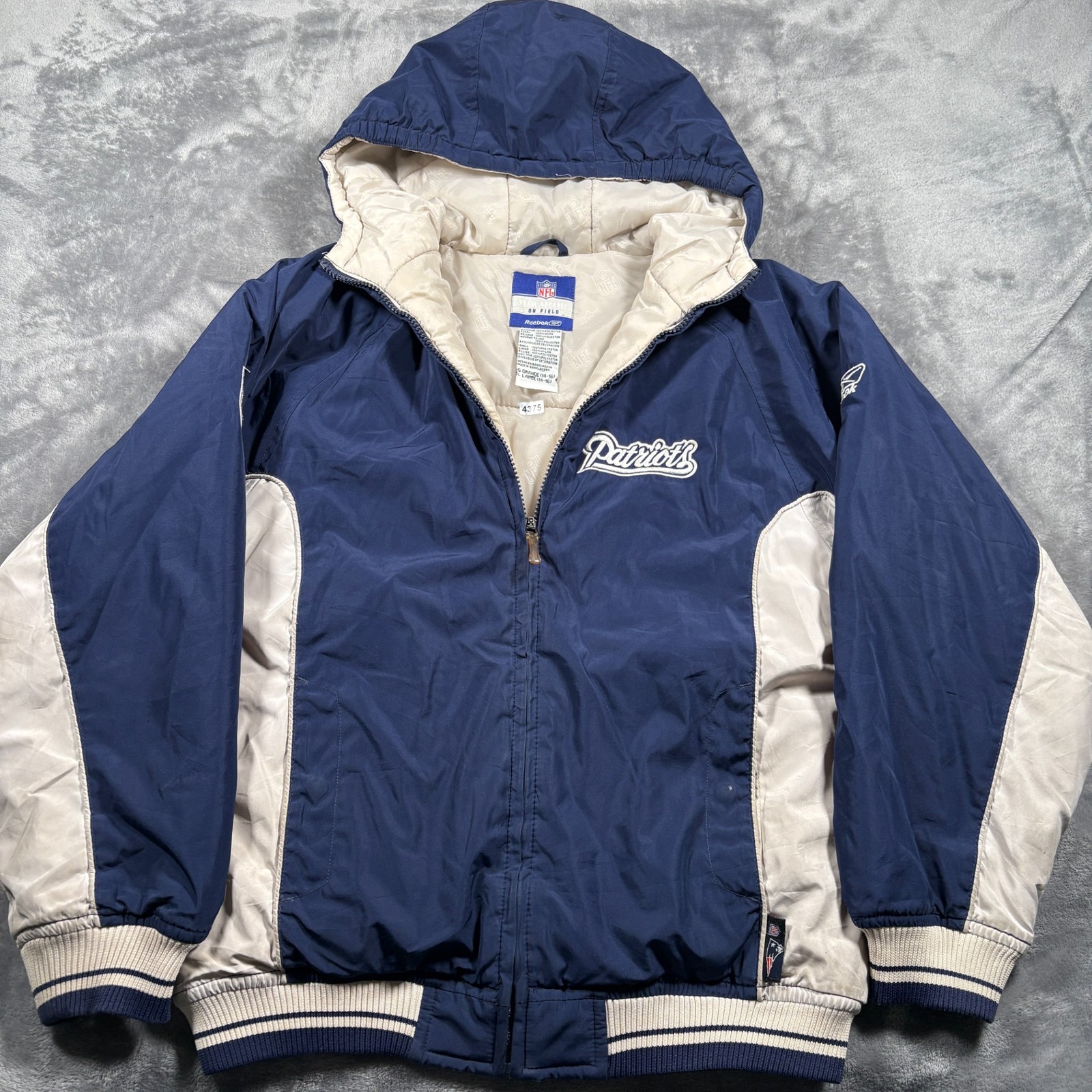 Vintage New England Patriots Jacket Boys Large Reebok NFL Team Apparel Hooded