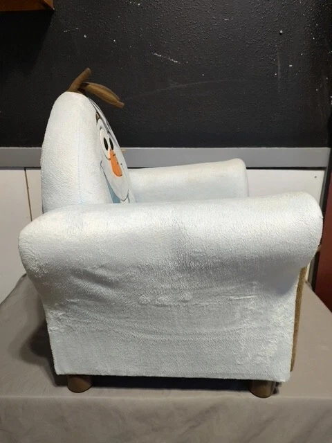 Sillón tapizado para niños pequeños Disney Frozen Olaf de Delta Toys R Us Foto 3 de 4