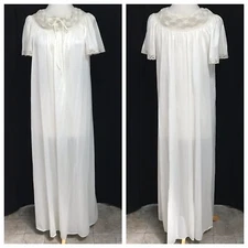 Vtg VAL MODE Lingerie￼ Cream Silky Nylon & Lace Peignor Night Gown Sz Small USA