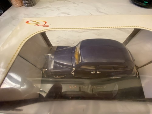 Signature Models. 1941 Plymouth. Die-Cast. 1/32nd Scale. - Picture 6 of 6
