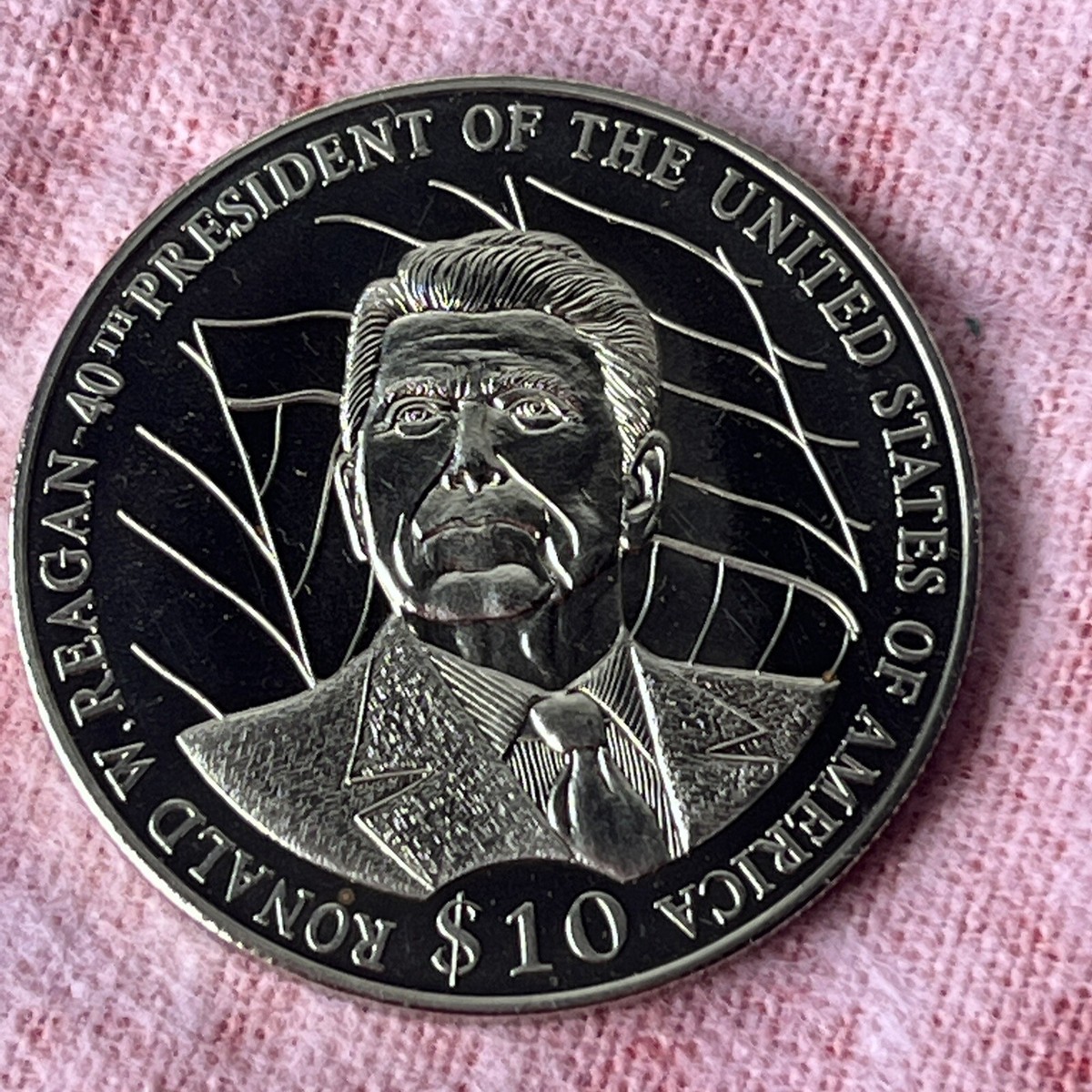 2004 Republic of Liberia $10 RONALD REAGAN - 40th PRESIDENT Coin