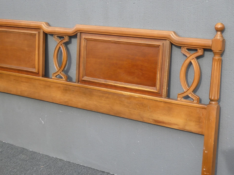 Cabecero King vintage moderno de mediados de siglo de madera maciza de cerezo Foto 2 de 4