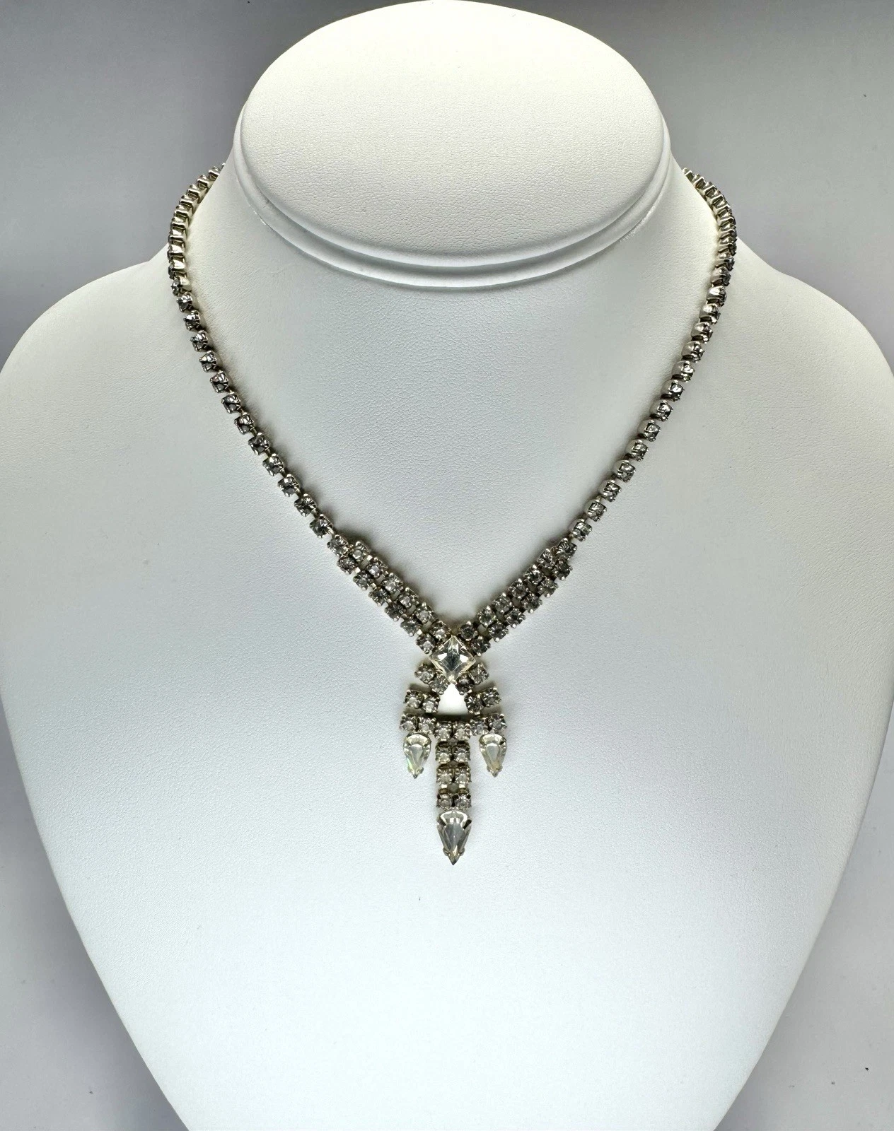 KRAMER Crystal Rhinestone Teardrop Art Deco Vintage Necklace Jewelry N136