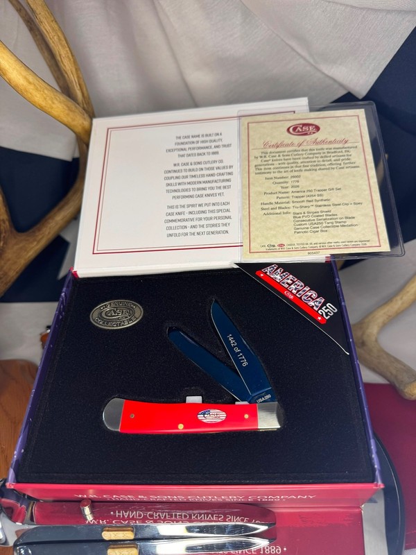 Case XX 25002 USA  250 Red Synthetic 1719/1776 Blue Trapper Knife Cigar Box $1NR