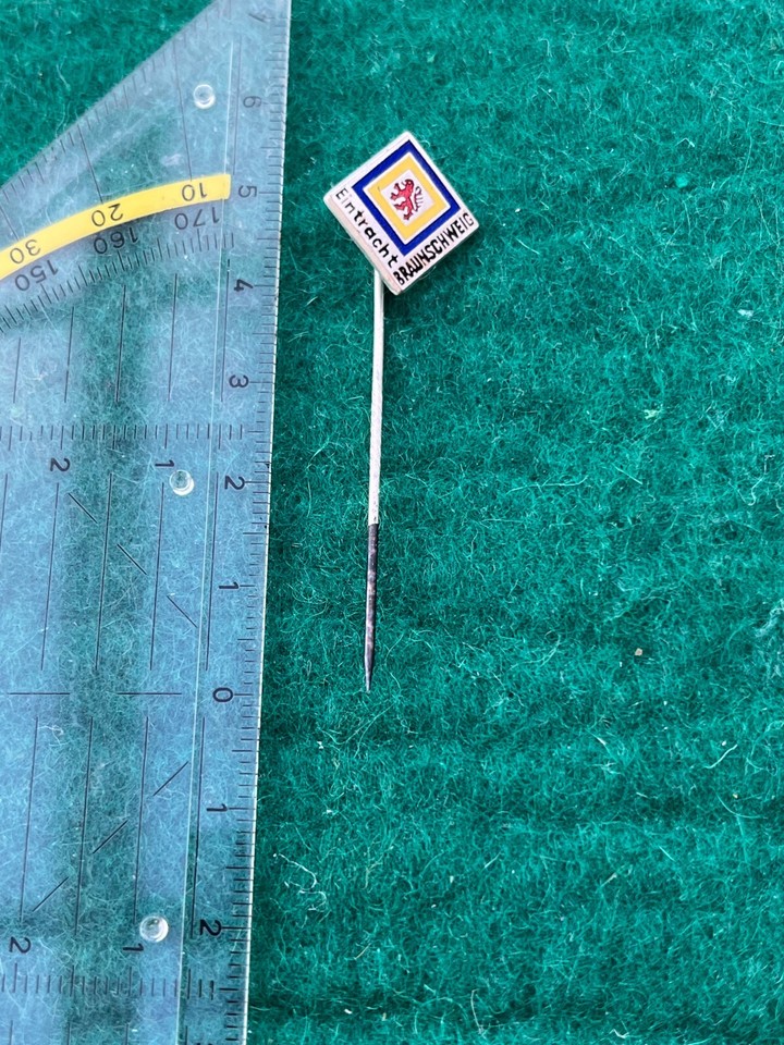 PIN Anstecknadel Eintracht Braunschweig Fussball Badge Trikot XY F168