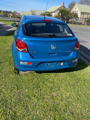 Holden Cruze 2014 equipe sports edition. low kms 1 elderly owner. as new - Picture 4 of 21
