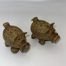 Vtg Stoneware Pottery Pigs Salt Pepper Set farmhouse Rustic cork OOAK