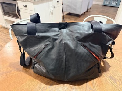 Nike Sportswear Essentials Tote Bag