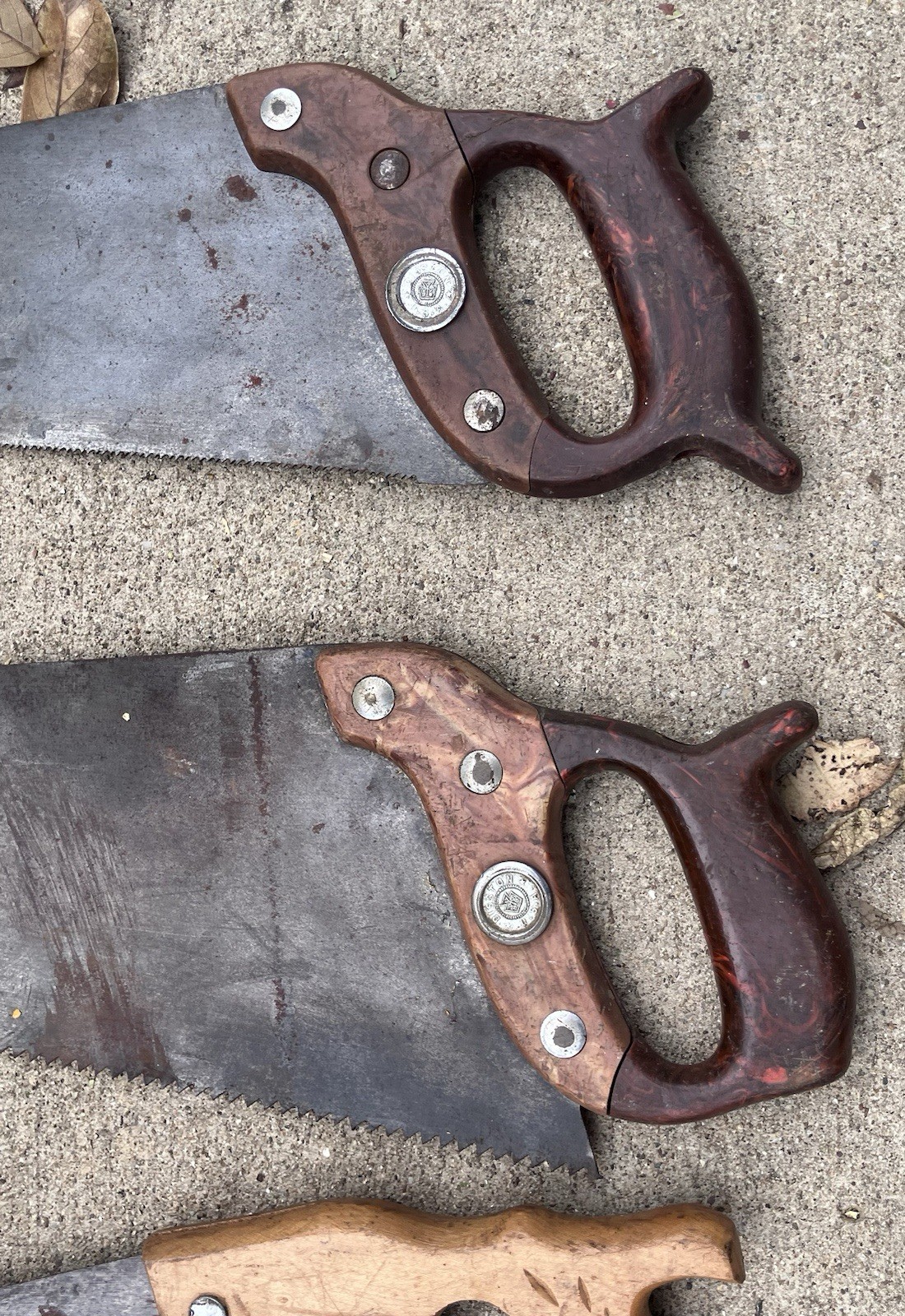 Vintage Lot Of 11 Disston Hand Saws, 3 Misc Saws & Vintage Hip Roof Toolbox