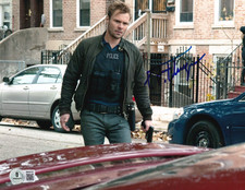 PATRICK FLUEGER signed (CHICAGO P.D.) Adam Ruzek 8X10 photo BECKETT BAS BW52137