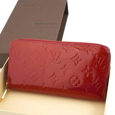 beautiful condition Louis Vuitton Zippy Wallet Monogram Vernis with box