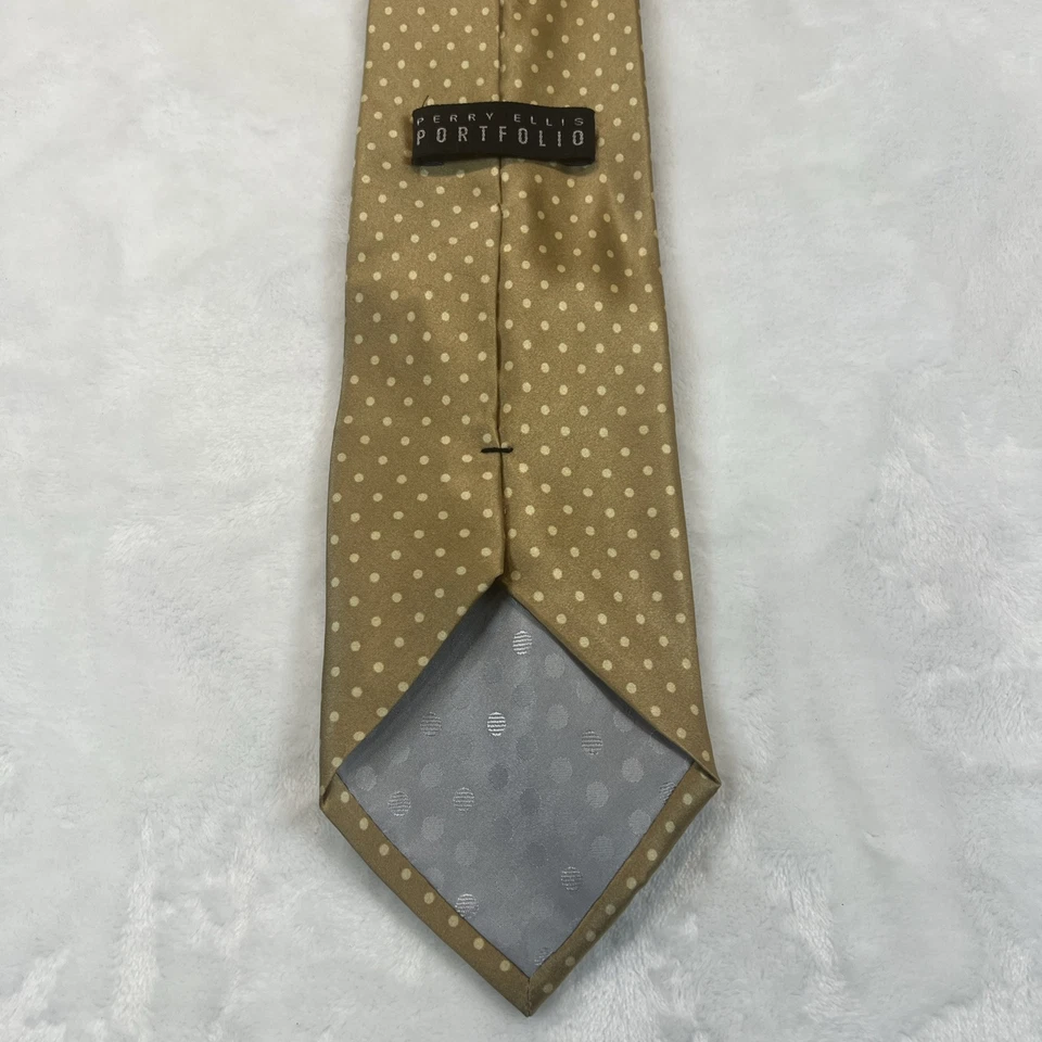 Corbata Portafolio Perry Ellis Oro Seda Tejido Lunares Foto 2 de 4