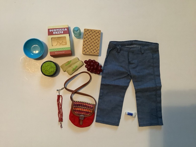 American Girl Saige Lot-Picnic Set Lot, Parade Jeans, Meet Purse, Blue Paint