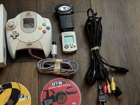 Sega Dreamcast Console Bundle - Tested Working - Controller VMU + 7 Games Lot
